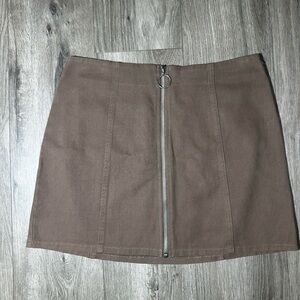 Chloe & Katie Brown Front-Zip Mini Skirt